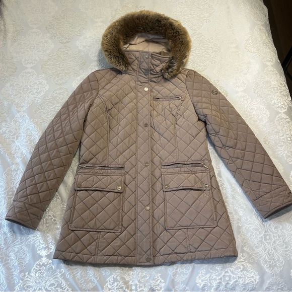 Calvin Klein Quilted Coat In Beige Tan With Faux Fur Trim Hood Size Medium - Picture 6 of 11